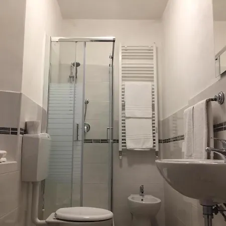 מלון דירות 3 Camera Con Cucina Vicino Centro Citta Ampio Parcheggio פארמה