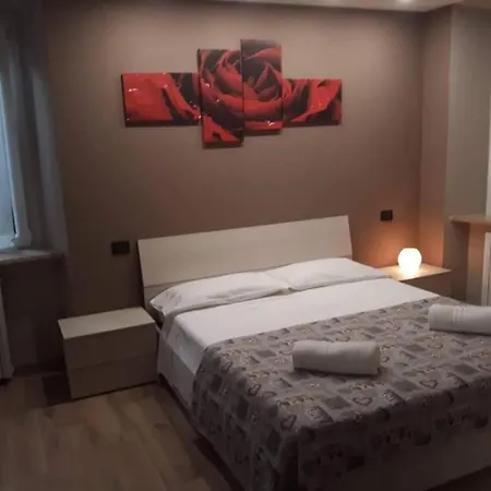 3 Camera Con Cucina Vicino Centro Citta Ampio Parcheggio מלון דירות פארמה