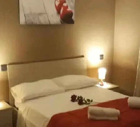 3 Camera Con Cucina Vicino Centro Citta Ampio Parcheggio * פארמה
