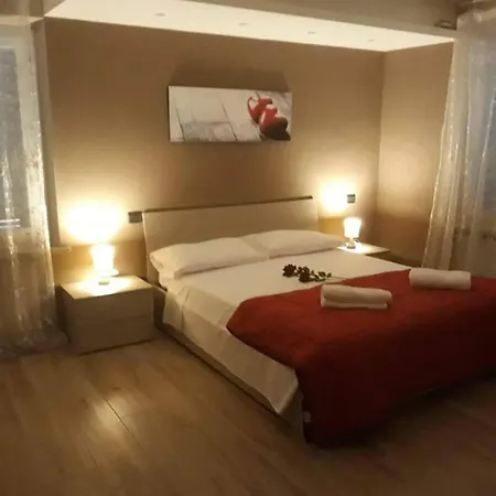 3 Camera Con Cucina Vicino Centro Citta Ampio Parcheggio מלון דירות פארמה